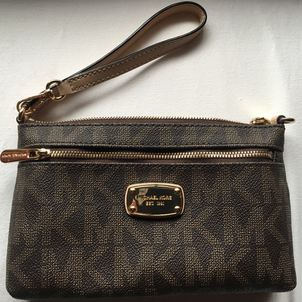 Michael Kors Wristlet NWOT